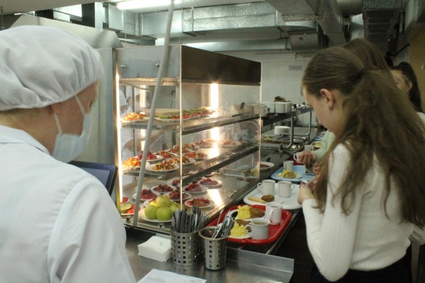 Начальник Управления социального управления Алёна Мироненко посетила учреждения питания Нижнего Новгорода