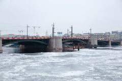 Точно в срок: Биржевой мост открыт для движения