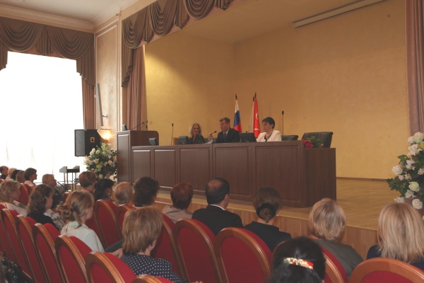 В администрации Невского района состоялось рабочее совещание руководителей образовательных учреждений