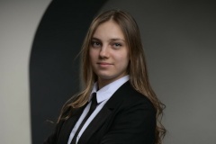 Юлия Ильюнина, выпускница 11 «А» класса школы № 518, получила 100 баллов по русскому языку