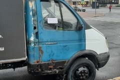 Полсотни разукомплектованных автомобилей убрали с начала года с улиц и дворов Петродворцового района