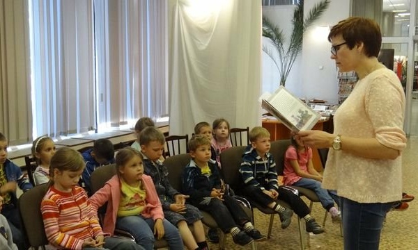 В библиотеке им. Н. Рубцова прошли мероприятия ко Дню памяти и скорби