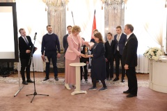 Петербург принял огонь семейного очага «Сердце России»