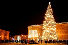 Александр Беглов: К Новому году и Рождеству в Петербурге подготовили более 300 праздничных мероприятий