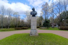 Бюст художника Ильи Репина в Курортном районе Петербурга включён в реестр в качестве регионального памятника