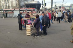 Нелегальные торговые точки с фруктами ликвидировали по просьбе жителей города