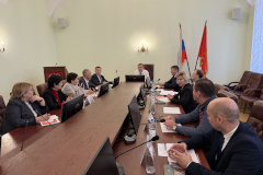 Уполномоченный по защите прав предпринимателей в Санкт‑Петербурге Валерий Калугин провел приём представителей бизнеса Петродворцового района