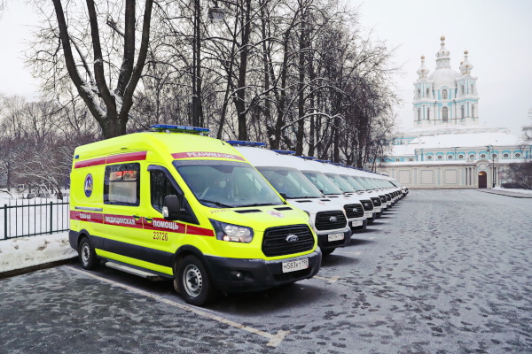 Станции скорой медицинской помощи переданы новые автомобили