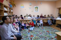 Для самых маленьких гостей Рыбацкой библиотеки состоялся интерактивный кукольный спектакль «Лиса и журавль»