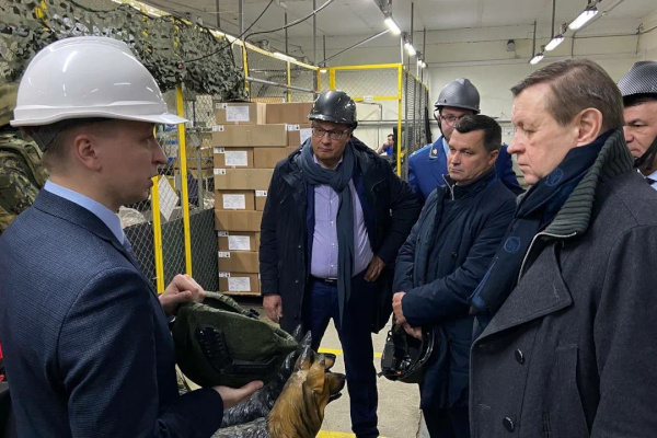 Бизнес-омбудсмен Санкт‑Петербурга посетил завод в Выборгском районе