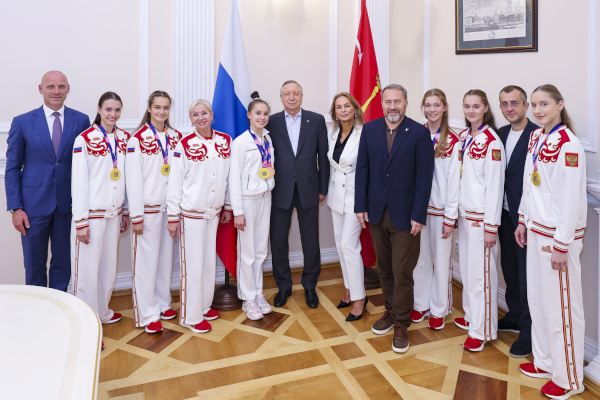 Встреча с победительницами чемпионата мира по художественной гимнастике в командном многоборье
