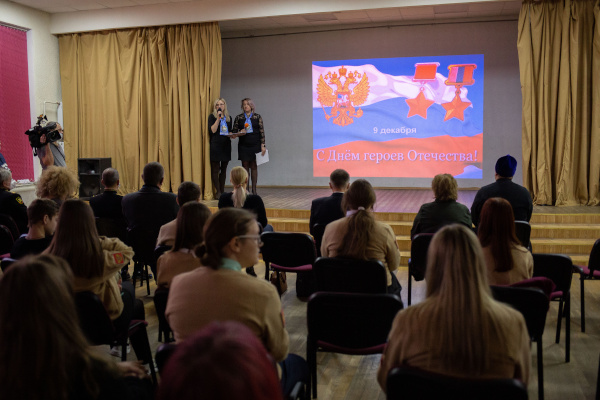 Юнармейцы встретились с однополчанами Героя России Николая Филина, чье имя носит школа