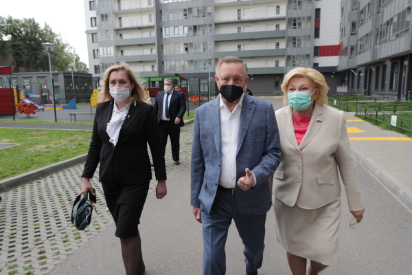Александр Беглов посетил Центр психолого-педагогической, медицинской и социальной помощи Калининского района