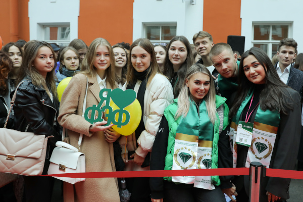 В Петропавловской крепости состоялась церемония посвящения в первокурсники