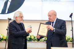 Церемония вручения Международной премии имени К. Ю. Лаврова «За поддержку и продвижение русской культуры». Автор фото: Данила Нерознак