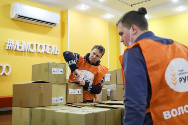 Акция «Новый год в каждый дом» стартовала в Петербурге