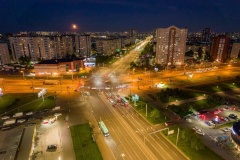 По поручению Александра Беглова продолжается модернизация освещения: 445 светодиодных фонарей установили на Индустриальном проспекте