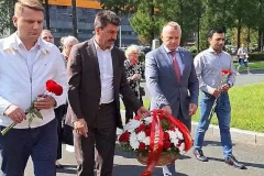На Богословском кладбище прошла торжественно-траурная церемония в память о погибших в Ленинградской битве