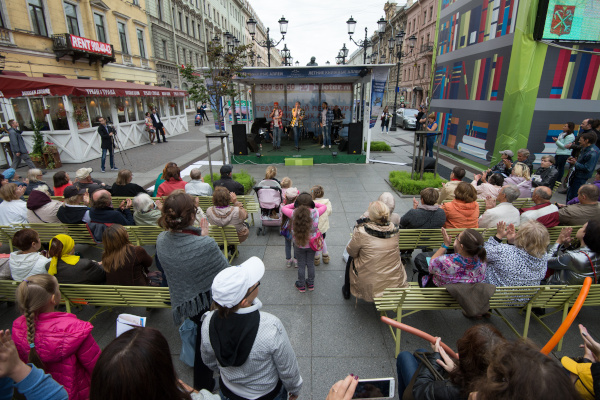 Театральный Петербург на Книжных аллеях
