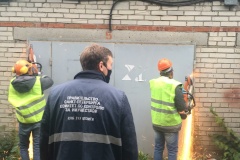 Комитетом по контролю за имуществом Санкт‑Петербурга при содействии ГУ МВД России по СПб и ЛО от гаражных строений освобождается территория, которая в дальнейшем планируется использоваться для строительства школы