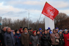 Марш памяти в 83-ю годовщину со Дня начала работы ладожской ледовой Дороги жизни стартовал у памятника «Регулировщица»