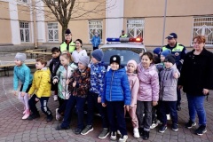 Ученики 1-3 классов школы №612 Центрального района повторили ПДД