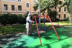 Важно чтобы детские и спортивные площадки оставались безопасными