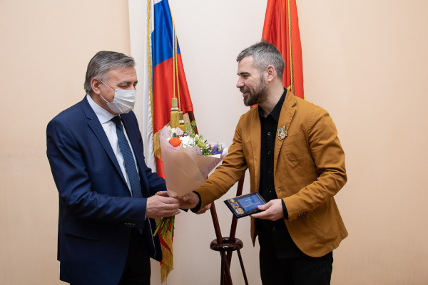 Награждены за заслуги перед Петродворцовым районом