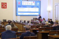 Александр Беглов: Город продолжит развивать инфраструктуру детства - в прошлом году построено 37 школ и 57 детских садов, в этом планируется ввести еще 24 школы и 27 детских садов