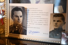 Глава администрации Фрунзенского района Константин Серов поздравил с праздником ветерана-участника сражения