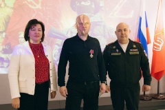 В Центре патриотического воспитания Дома молодежи «Пулковец» состоялось вручение наград участникам СВО