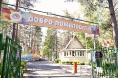 Александр Беглов встретился с юными мариупольцами в лагере «Дружных»