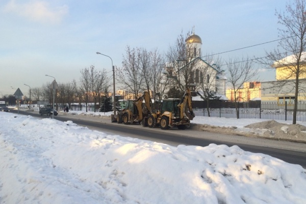 Администрация Фрунзенского района ежедневно контролирует уборку снега и наледи 
