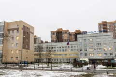 Александр Беглов поздравляет семьи,  в которых в новогоднюю ночь появились на свет малыши