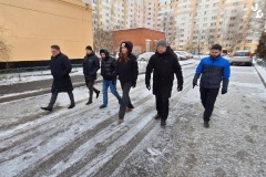 В рамках районного штаба благоустройства совместно с представителями Октябрьской железной дороги было проверено качество уборки территории от снега и наледи возле железнодорожных станций в Пушкинском районе.