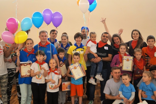 В Петродворцовом районе прошел фестиваль дружных семей