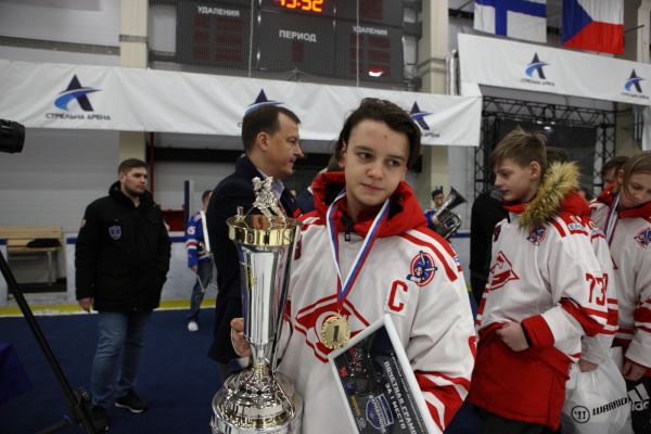 Ледовые дружины разыграли "Кубок Стрельны на Приз Александра Барабанова"