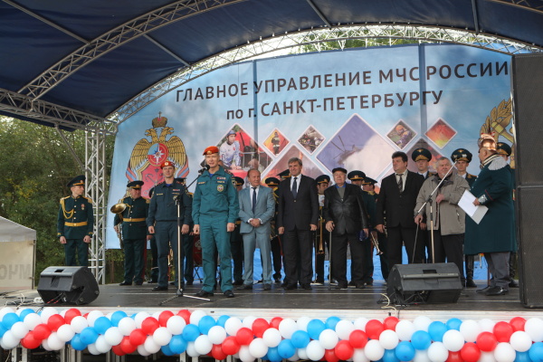 В Невском районе проходит финал соревнований среди подразделений газодымозащитной службы на приз В.В. Дехтерёва