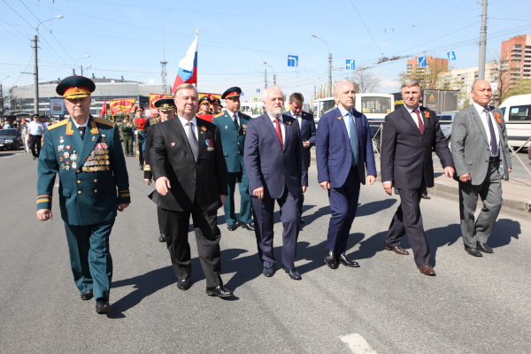 Торжественное шествие "Невский парад"