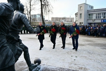 На стадионе «Динамо» почтили память блокадного футбольного матча