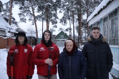 Молодёжь Курортного района продолжает помогать людям старшего поколения
