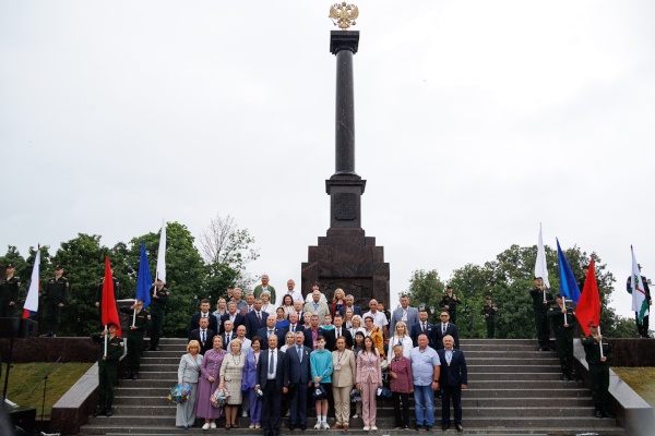 Город Ломоносов посетили официальные делегации участников XVI съезда Городов воинской славы Российской Федерации