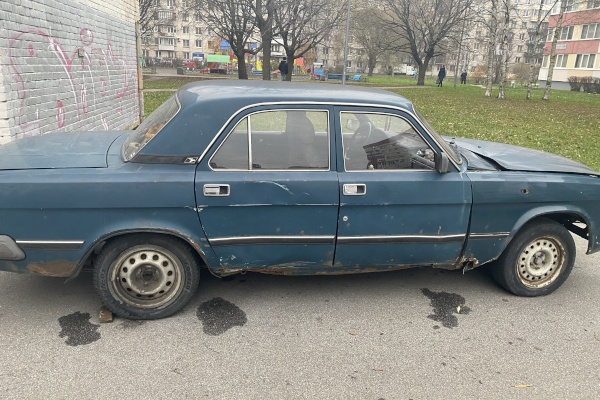 Администрация Красносельского района Санкт‑Петербурга уведомляет о выявлении разукомплектованного транспортного средства