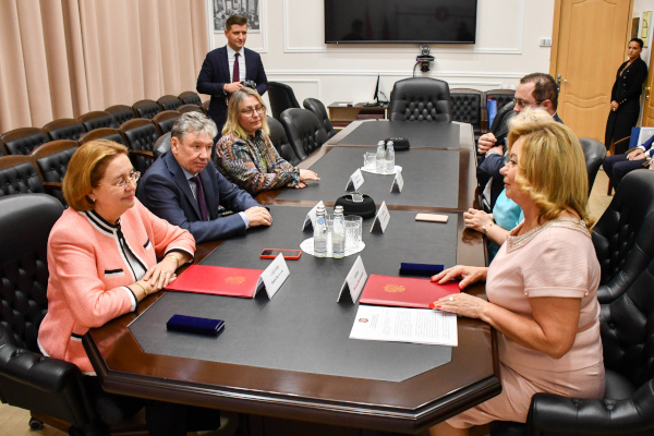 Общественная палата Санкт‑Петербурга и Санкт‑Петербургская избирательная комиссия подписали соглашение о сотрудничестве в период электорального цикла
