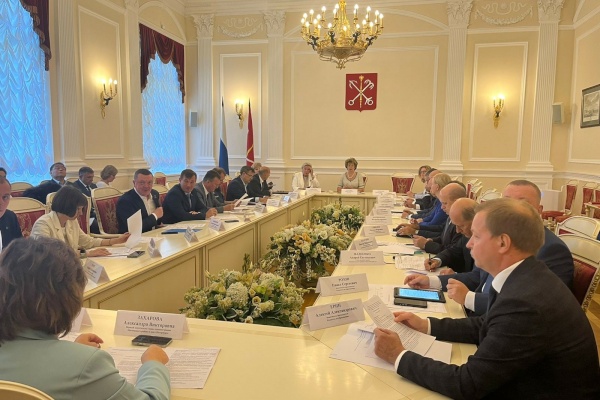 Совещание по подготовке новых школ и детских садов к новому учебному году