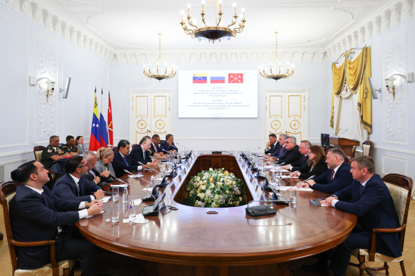 Рабочая встреча с Президентом Боливарианской Республики Венесуэла Николасом Мадуро Моросом