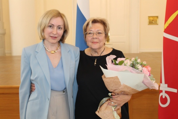 Найля Яхина стала «Заслуженным работником торговли и сферы услуг Санкт‑Петербурга»