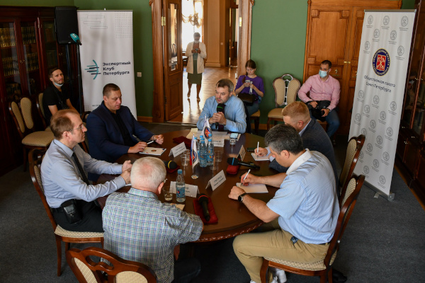 Политологи и специалисты избирательного процесса обсудили особенности проведения предстоящих выборов