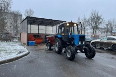 В минувшие выходные Кировский район чистили от снега несколько десятков единиц техники
