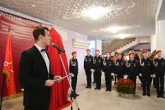 Монумент Михаилу Фрунзе торжественно открыли после реставрации в администрации Фрунзенского района